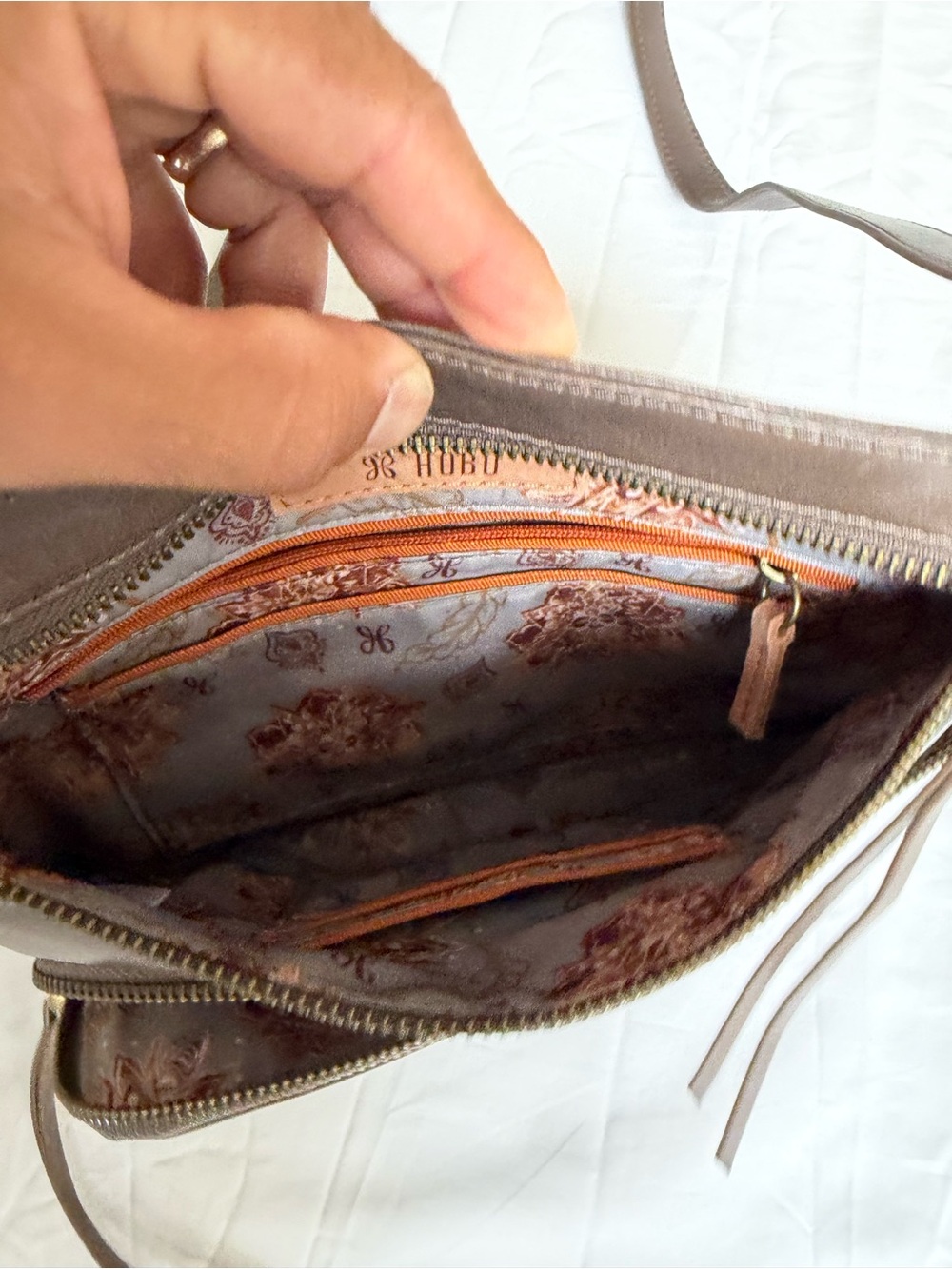 HOBO Chocolate Brown Leather Crossbody Bag - Picture 4 of 8